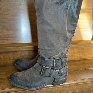 Crown vintage 8.5 tall boots